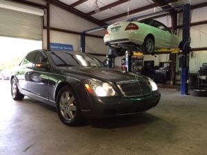 Maybach 57 getting the "Keyless Go" feature fixed and also an issue with the serpentine belt.